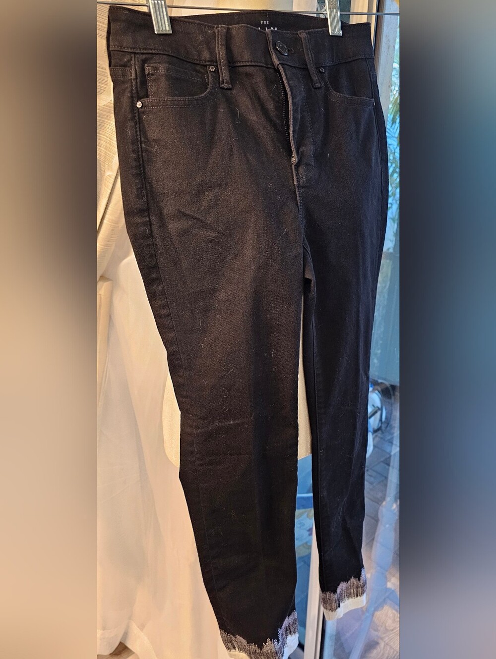 White House Black Market Black Slim Crop Jeans Embroidered Hem 00 - Picture 10 of 10